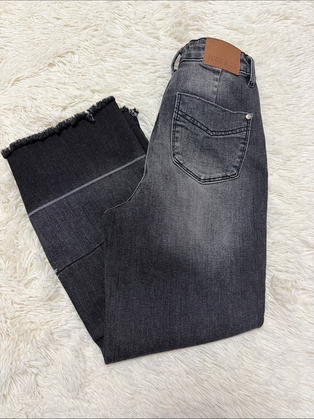 Judy Blue Wide Leg Cropped Frayed Hem Jeans